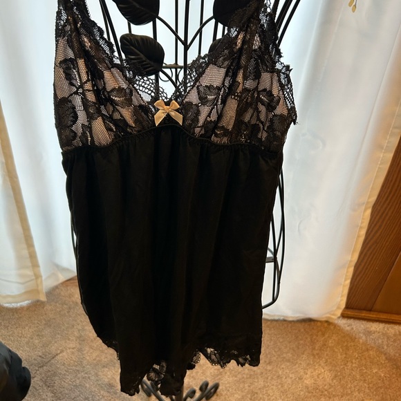 Adorable Lingerie by Victoria Secret! - Picture 6 of 6